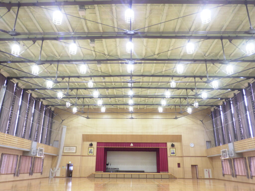 米沢市立第六中学校屋内運動場吊り天井等落下防止対策工事